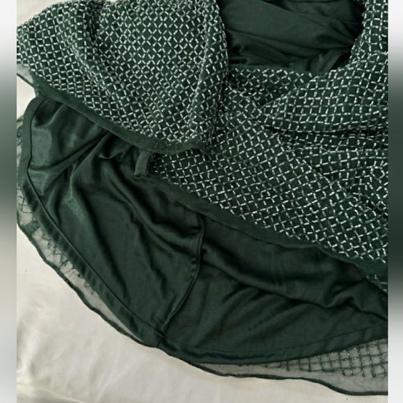 NEW! MAC DUGGAL FULLY BEADED GREEN GOWN. SZ 16 - Picture 8 of 9